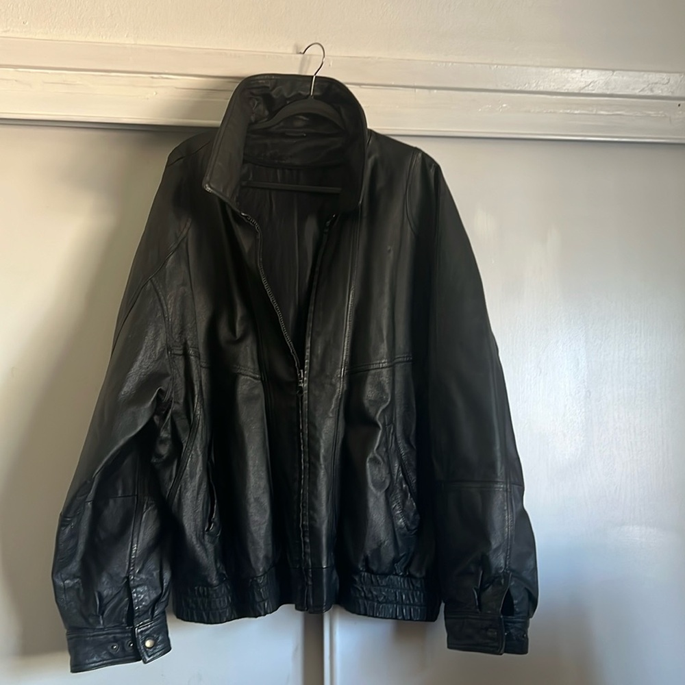 LEATHER BOMBER JACKET